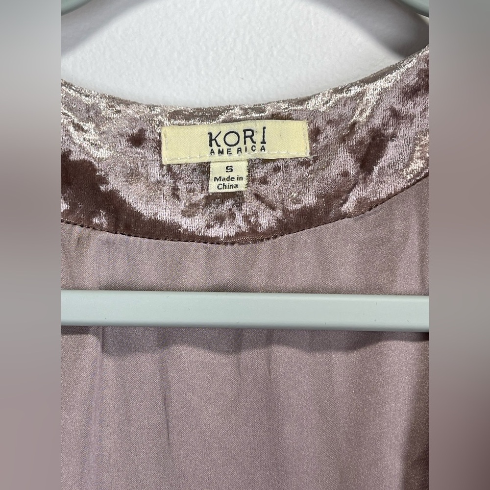 KORI America Women’s Blush Colored Crushed Velvet Kimono Size Small - Picture 2 of 6